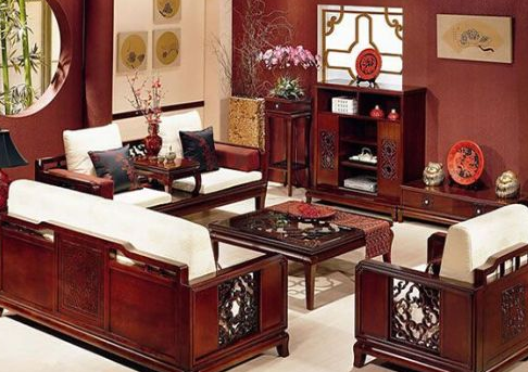 中式家具的设计还讲求章法和布局，追求整体的效果