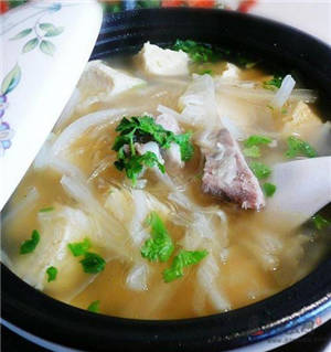 砂锅白菜冻豆腐——凛冽冬日的暖胃之选