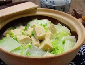 砂锅白菜冻豆腐——凛冽冬日的暖胃之选