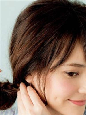 告别披头散发！来款简单易学的扎发发型